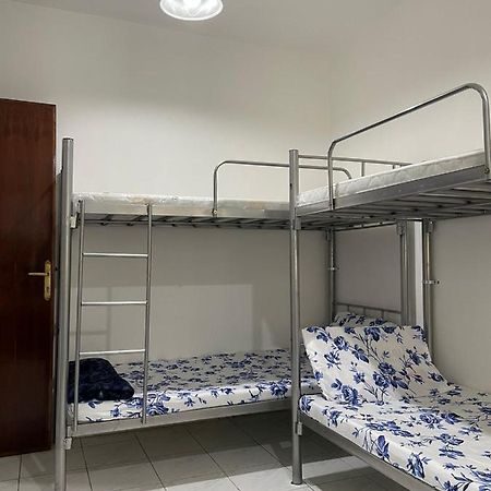 Brand New Boys Hostel 5 Min Walk From Burjuman Metro Station Exit-4 With All Brand New Furnishings & Free Facilities Dubai Esterno foto