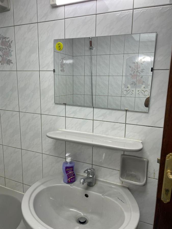 Brand New Boys Hostel 5 Min Walk From Burjuman Metro Station Exit-4 With All Brand New Furnishings & Free Facilities Dubai Esterno foto