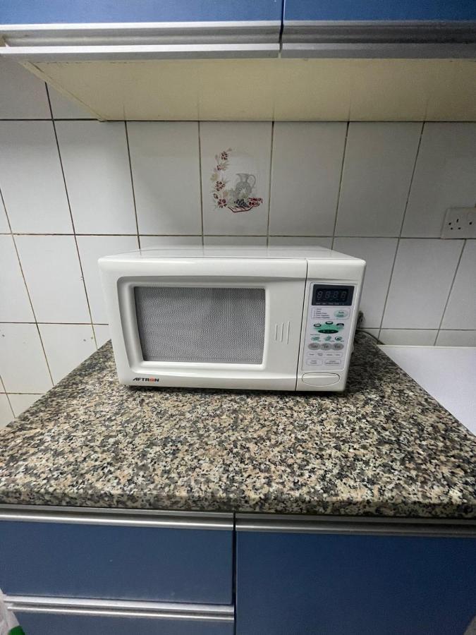 Brand New Boys Hostel 5 Min Walk From Burjuman Metro Station Exit-4 With All Brand New Furnishings & Free Facilities Dubai Esterno foto