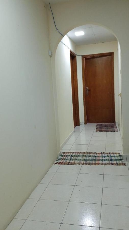 Brand New Boys Hostel 5 Min Walk From Burjuman Metro Station Exit-4 With All Brand New Furnishings & Free Facilities Dubai Esterno foto