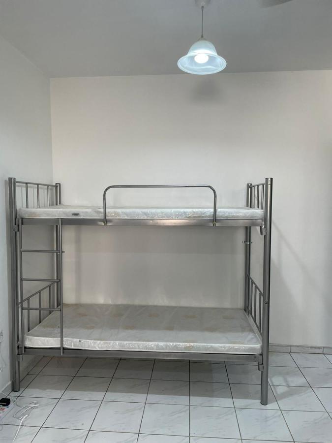 Brand New Boys Hostel 5 Min Walk From Burjuman Metro Station Exit-4 With All Brand New Furnishings & Free Facilities Dubai Esterno foto